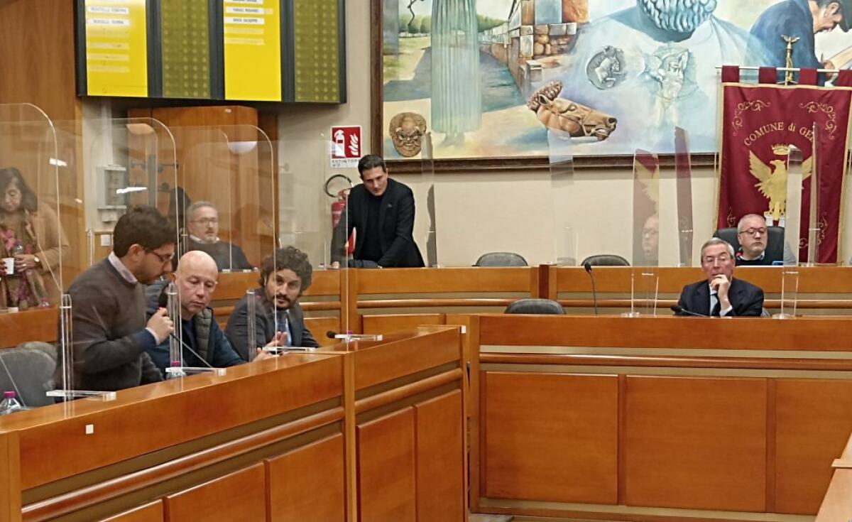 Sfiducia, non ci sono ancora i numeri: manca una delle firme prevista - 