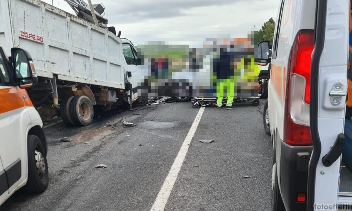 Schianto sulla Gela-Catania, diversi feriti: uno trasportato al "Vittorio Emanuele" - 