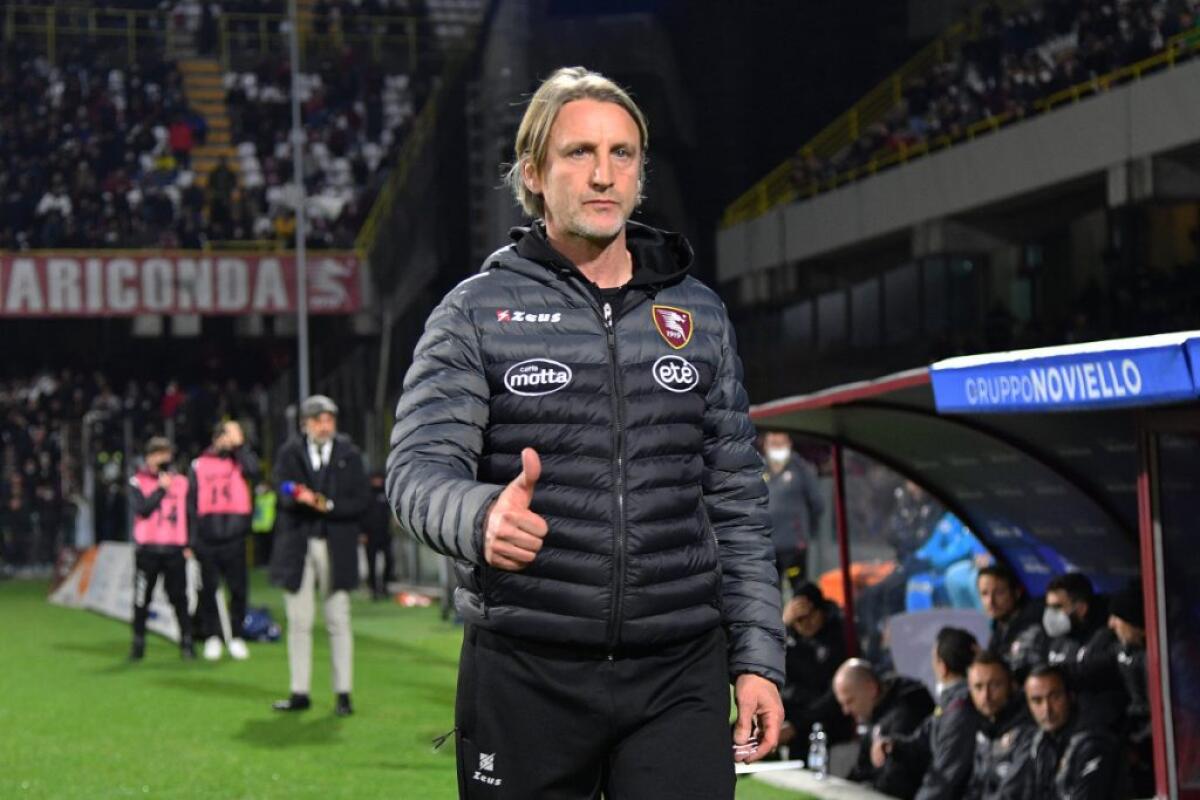 E’ ufficiale, la Salernitana esonera il tecnico Nicola - 