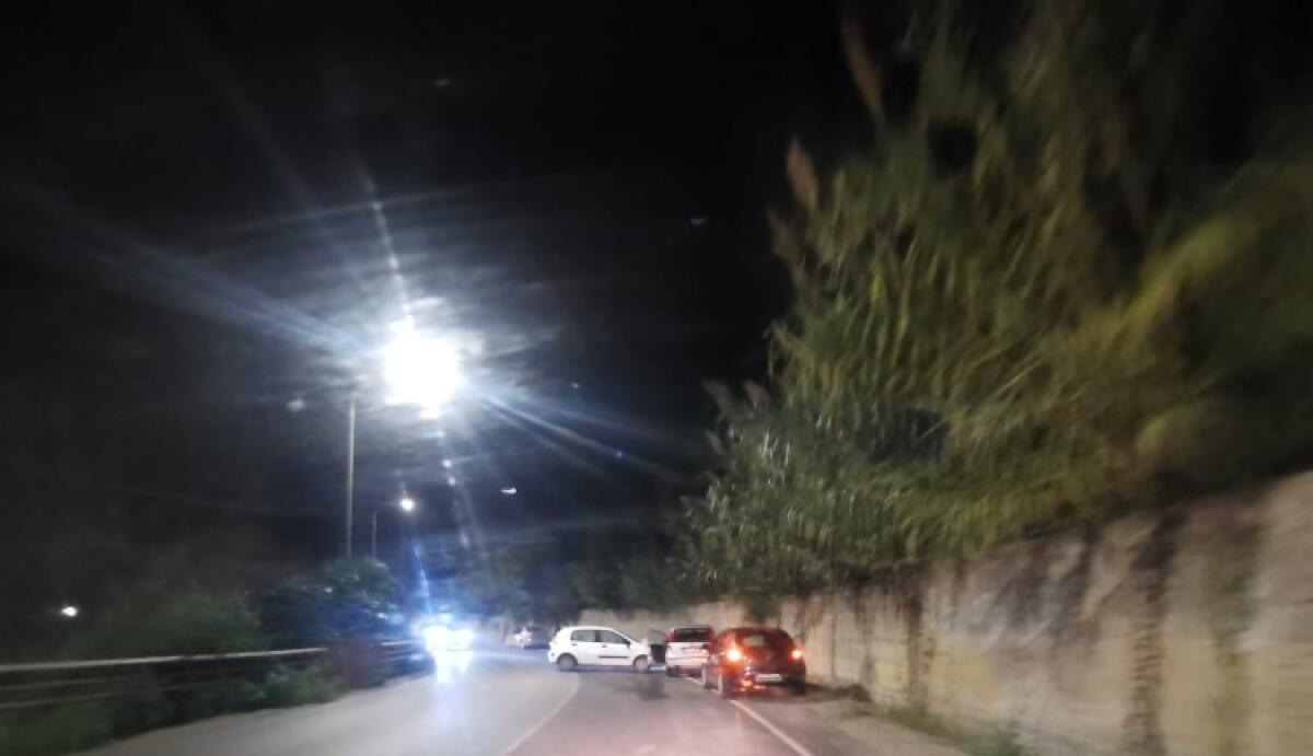 Incidente sul lungomare, forse asfalto viscido per la pioggia: quattro auto coinvolte - Auto coinvolte in un recente incidente sul lungomare