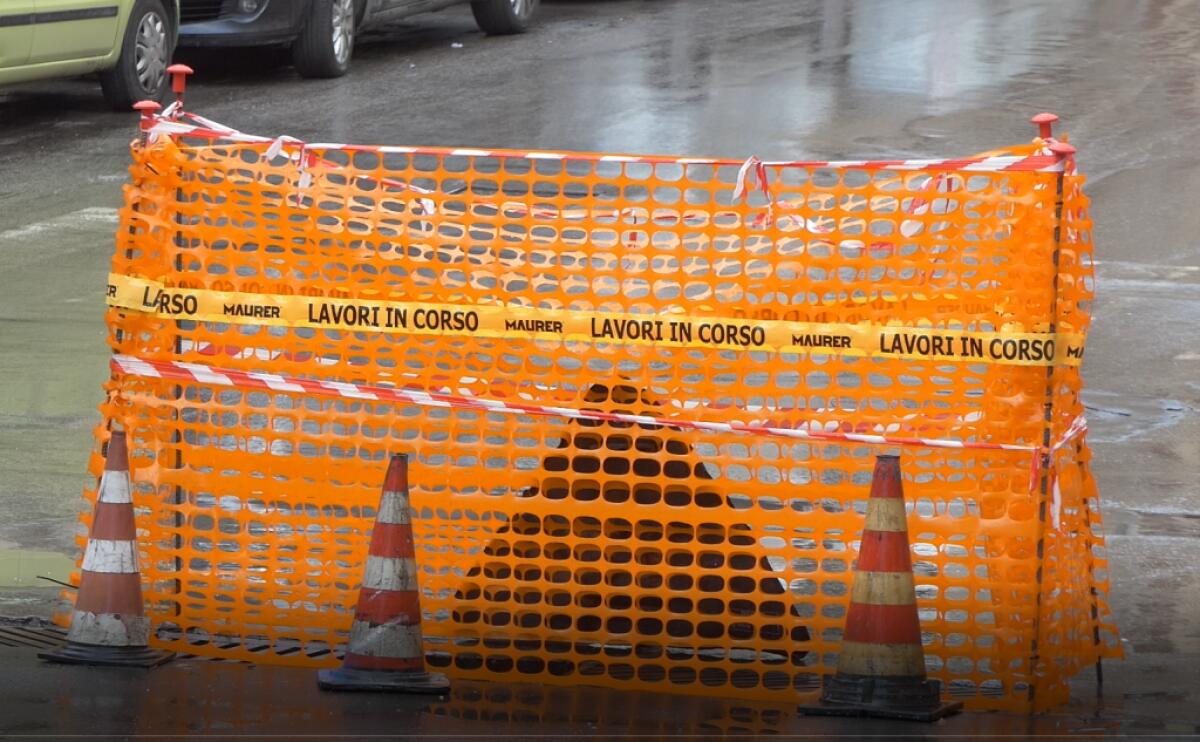 Buche dimenticate e criticità sulle strade gelesi - 