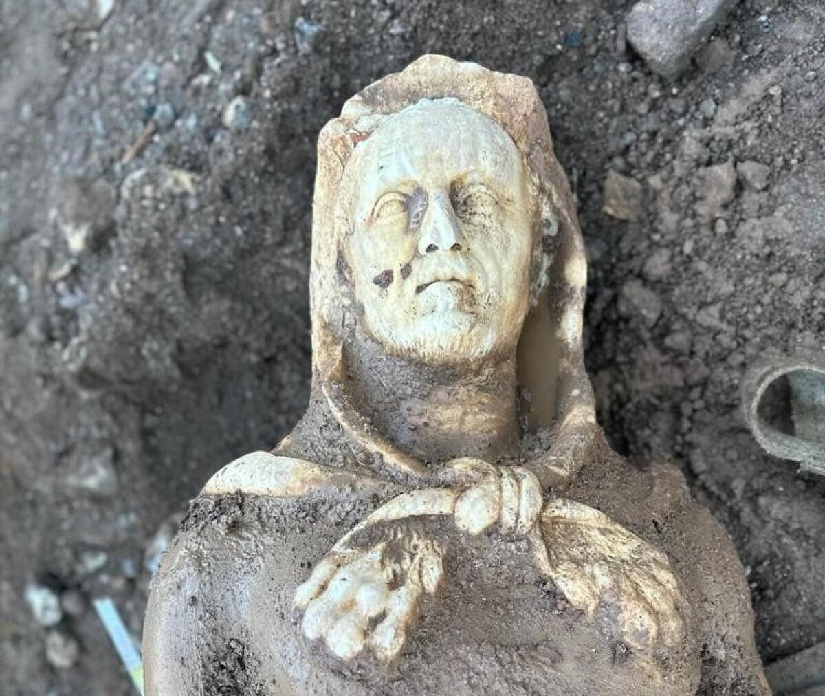 Roma, durante scavi trovata statua di Ercole nel Parco dell’Appia Antica - 