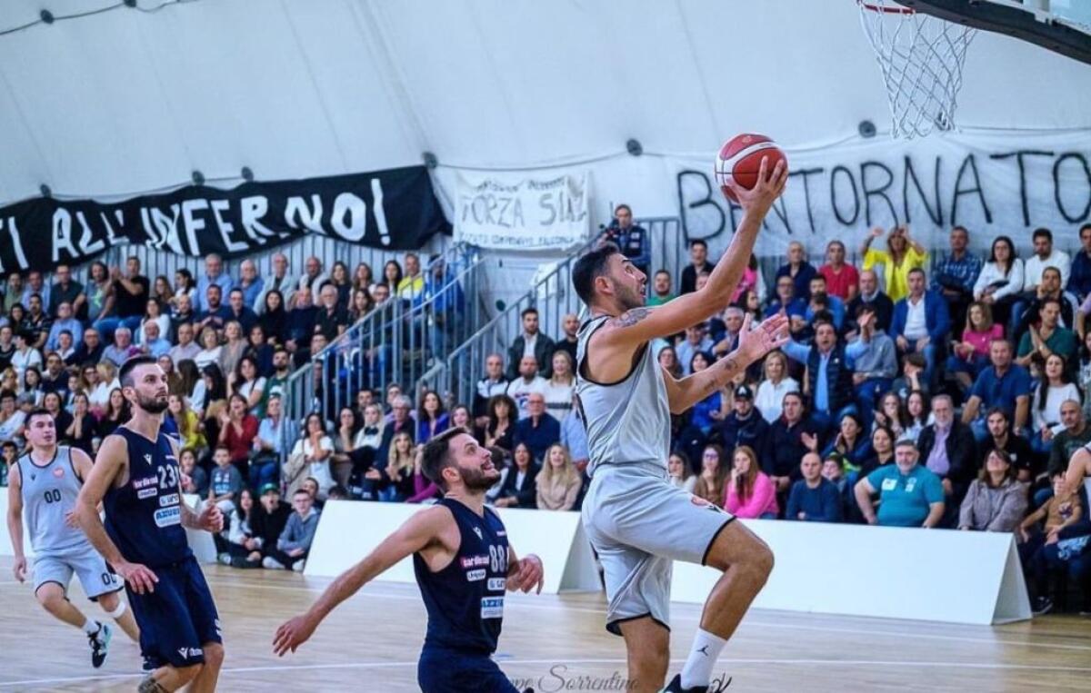 "Emanuele Caiola non risulta tesserato", stravolta la Serie C Gold - 