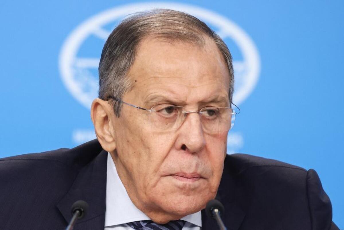 Ucraina, Lavrov “Negoziati con Zelensky fuori discussione” - 