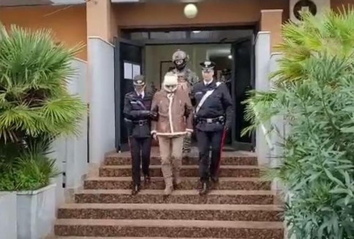 Messina Denaro, al vaglio telefonini e agenda sequestrati al boss dopo la cattura - 