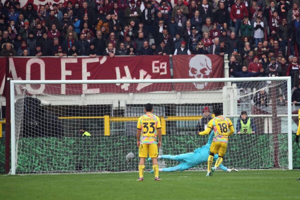 Nzola su rigore, lo Spezia vince in casa del Torino - 