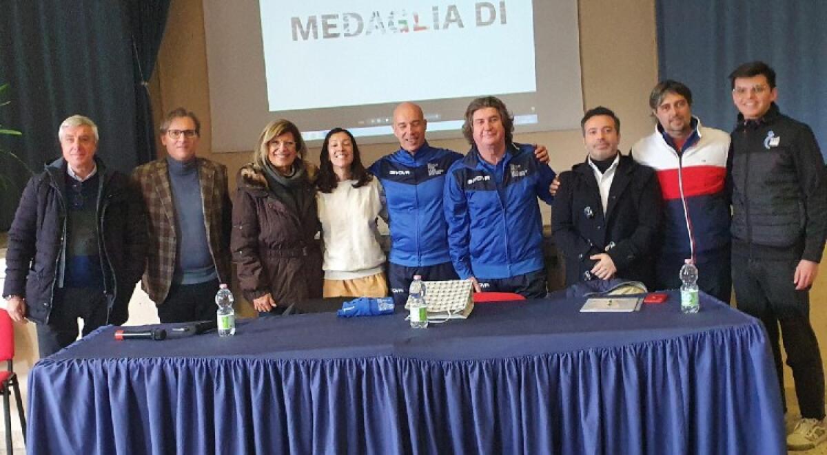 L'olimpionica Contrafatto al liceo sportivo, incontro con studenti: "In città mancano strutture" - L'incontro con l'olimpionica Monica Contrafatto