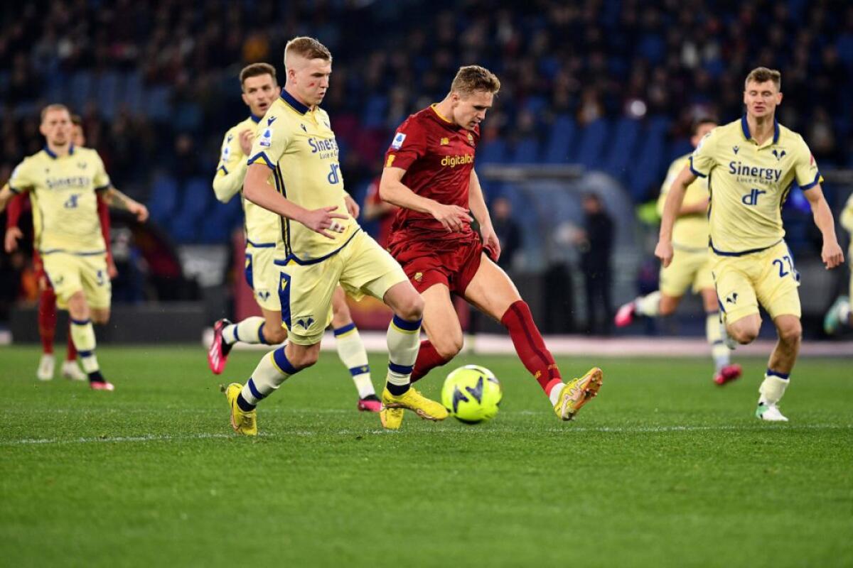 La Roma piega il Verona 1-0, gara decisa da Solbakken -
