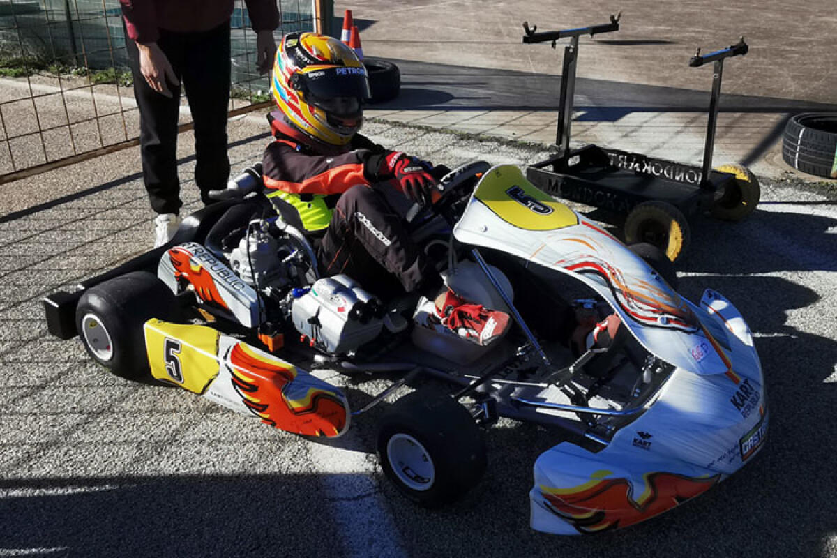 Kart, esordio nella "125" di Matteo Bagnato in vista del campionato regionale - Nella foto grande: Matteo Bagnato (Kr-Lke 125), presso il "Kartodromo internazionale Gela" in contrada Zai.