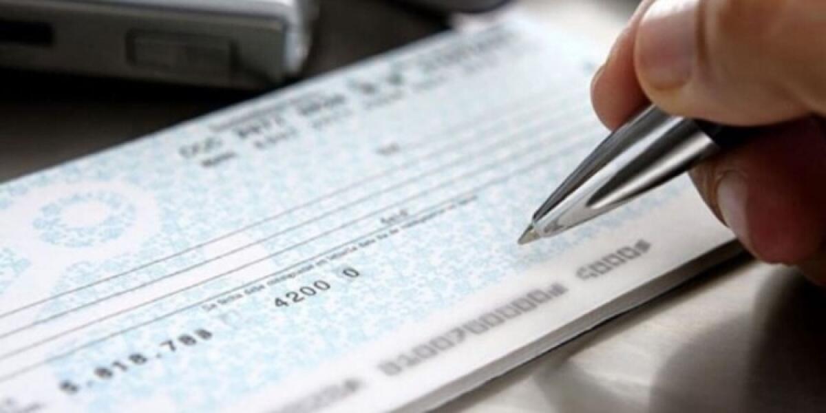 Firme false sugli assegni per pagare la merce degli ordini, due assoluzioni - 