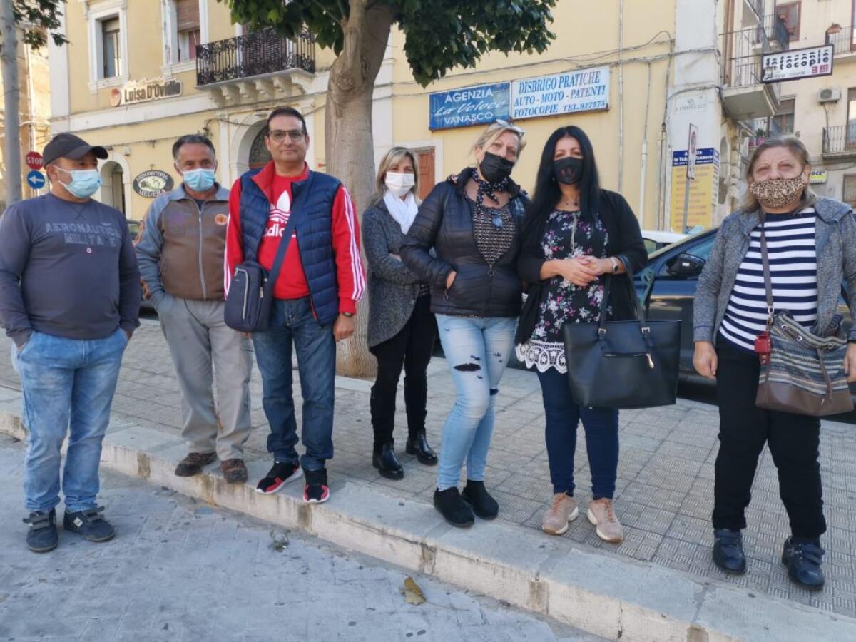 Ex Rmi, partono i cantieri: via libera con una delibera dell'amministrazione - Un gruppo di lavoratori ex Rmi