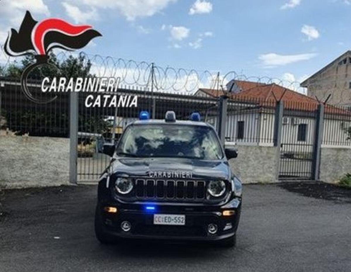 Uomo uccide due donne e si suicida nel Catanese - 