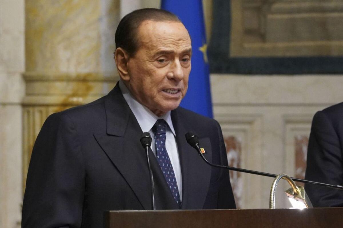 Berlusconi “Sto dalla parte del popolo ucraino e della pace” - 