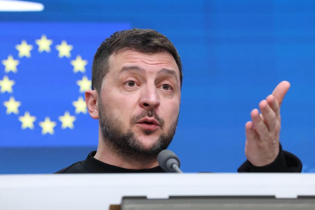 Ucraina, Zelensky “Meloni donna forte”. Berlusconi? “Gli mando vodka” - 