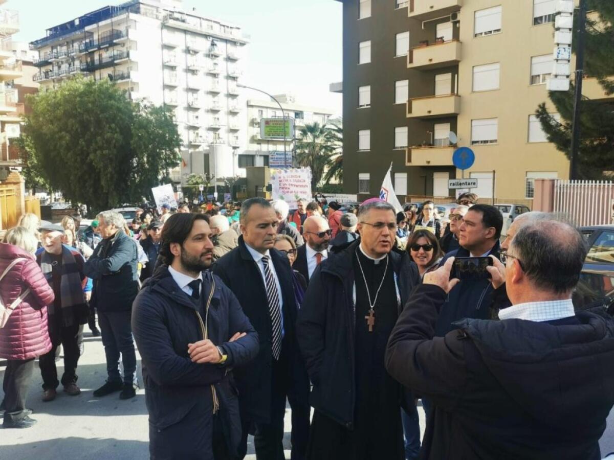 Marcia antimafia Bagheria-Casteldaccia, Arcivescovo Palermo “Per un futuro senza mafie e guerre” - 