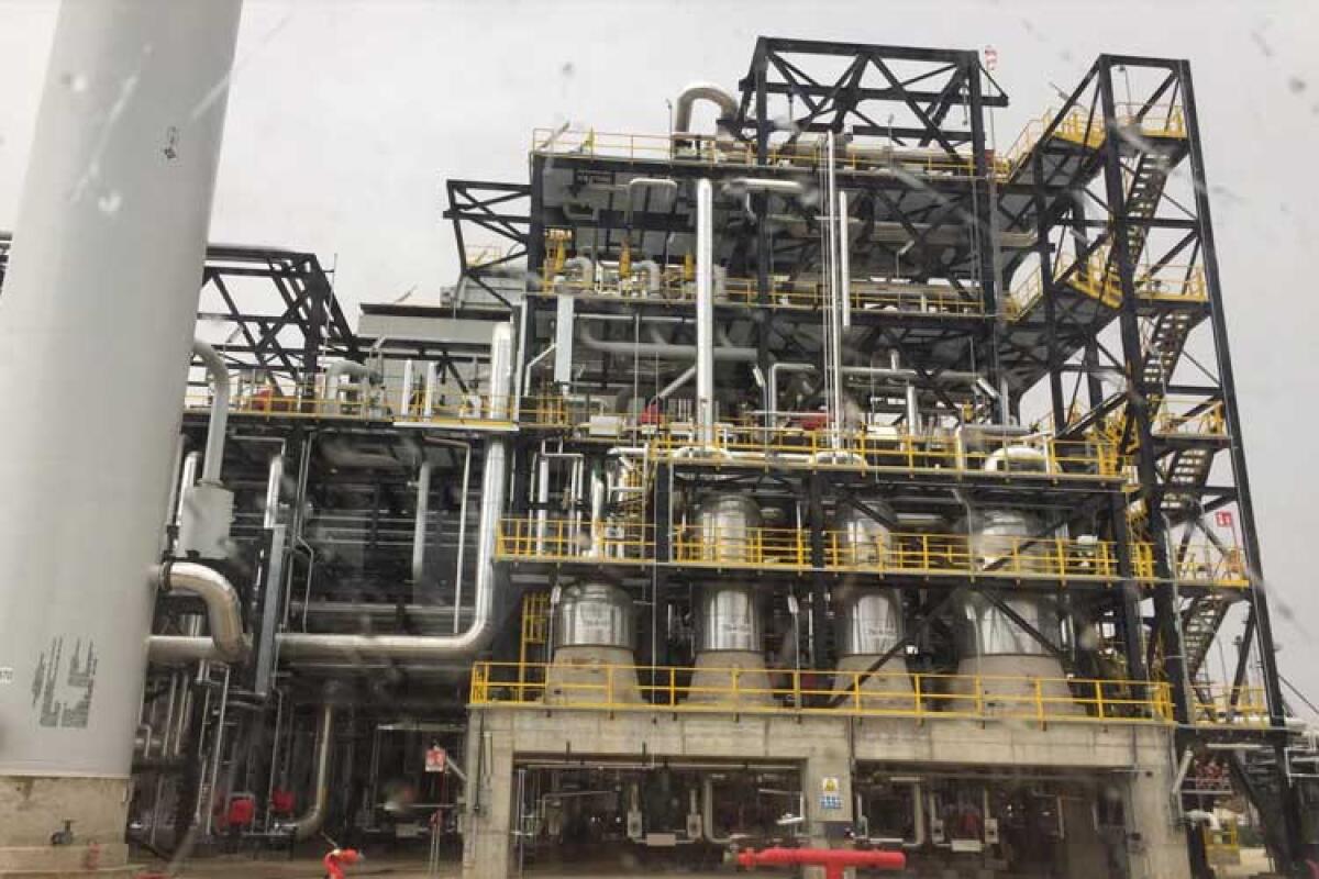 "L'idrogeno verde a Gela e a Taranto", Descalzi ha presentato il piano strategico di Eni - 