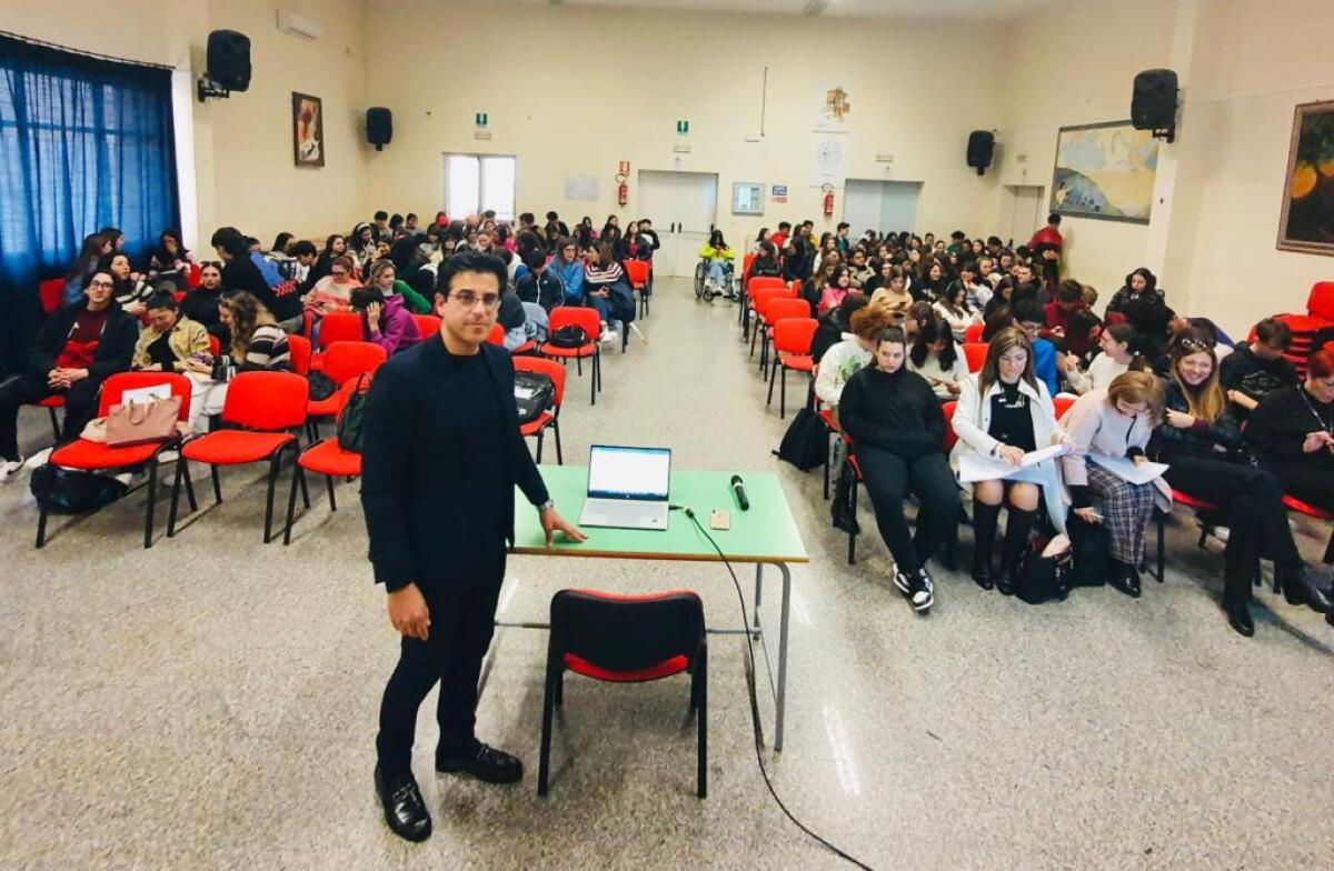 Crisi economiche ed emergenze sanitarie nel tempo, lezione di Morselli al classico - 