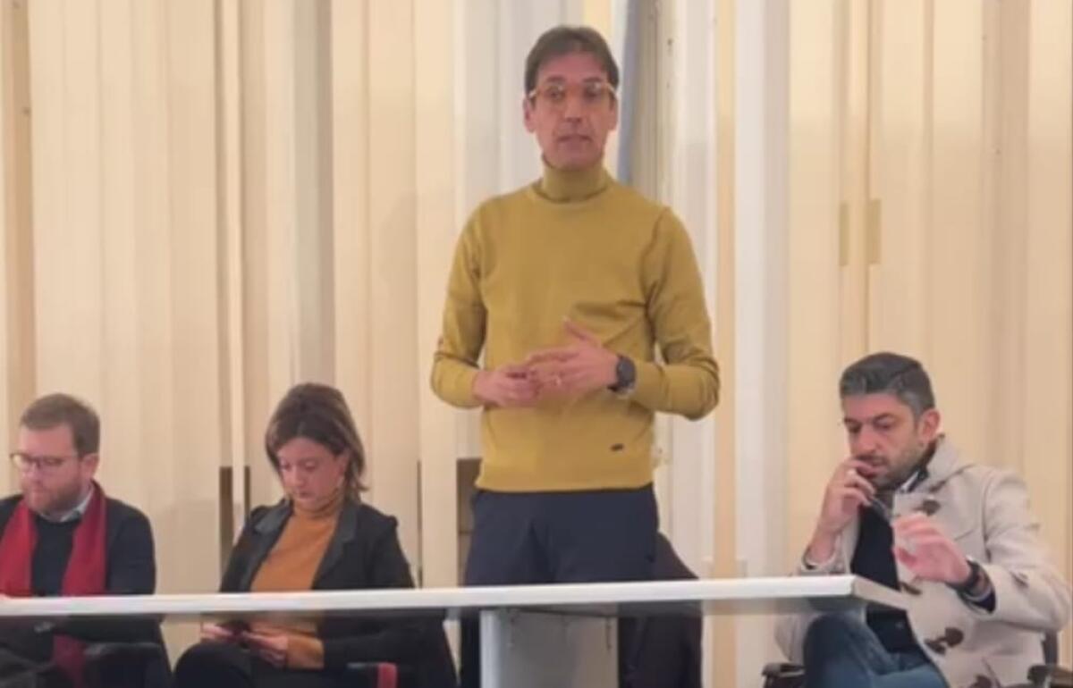 Pd davanti al dopo Di Cristina: domani assemblea, i dem pronti a costruire anche in città - Di Cristina durante un intervento in assemblea