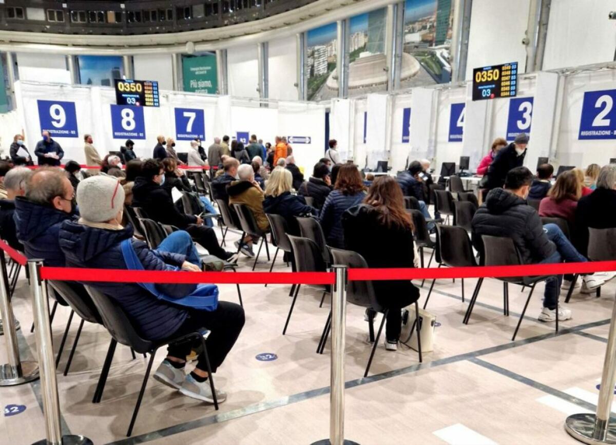 Covid, in una settimana 23.988 nuovi casi e 216 decessi - 