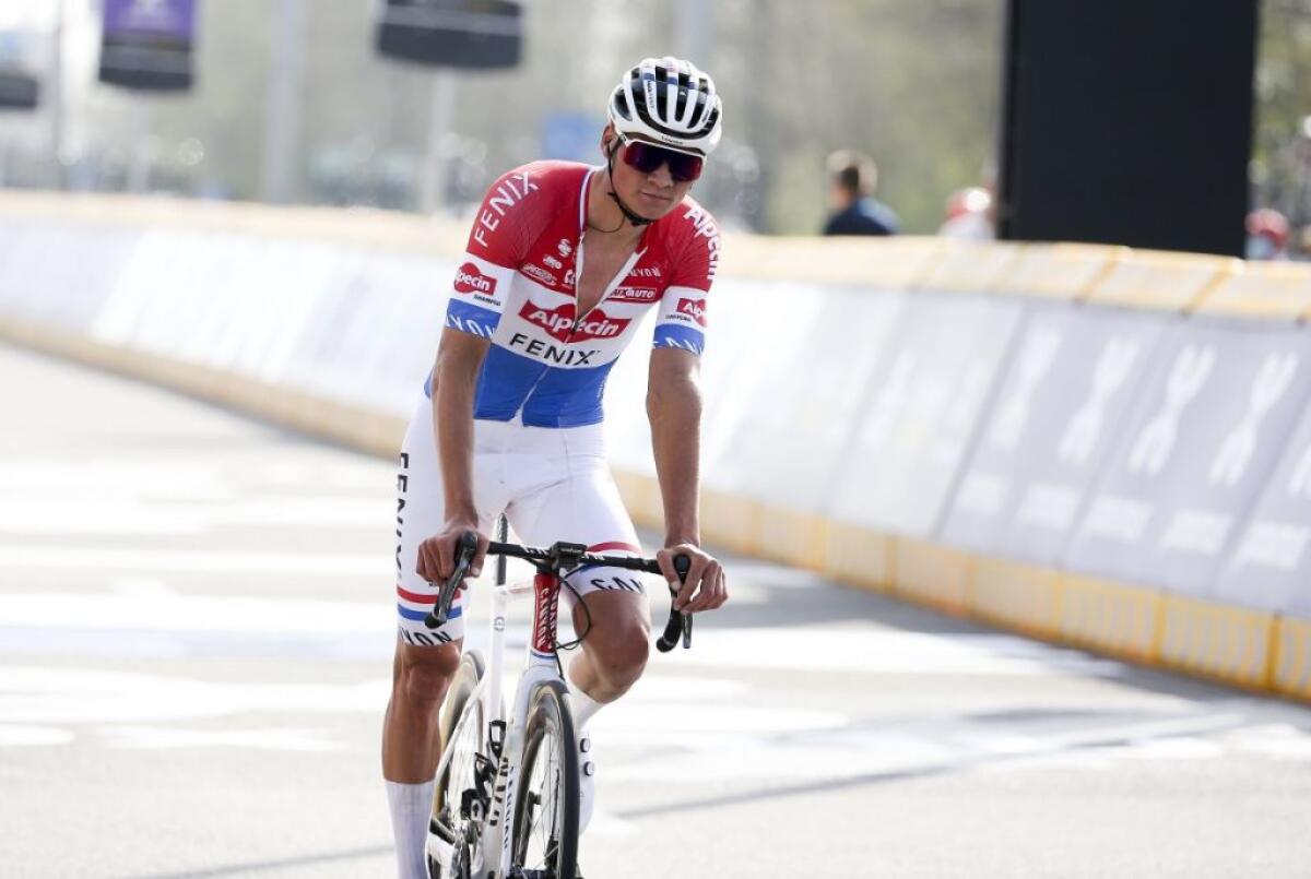 Van der Poel vince la 114^ Milano-Sanremo, Ganna secondo - 