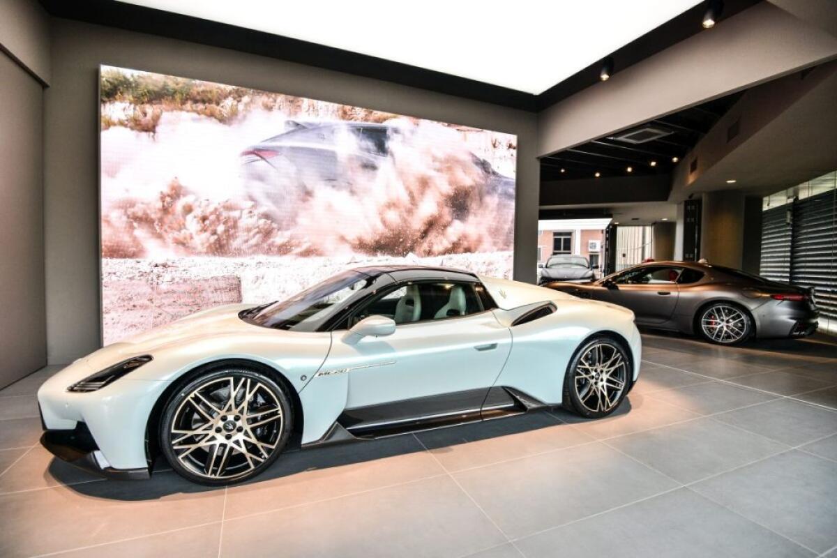 Maserati inaugura il nuovo concept store a Torino -