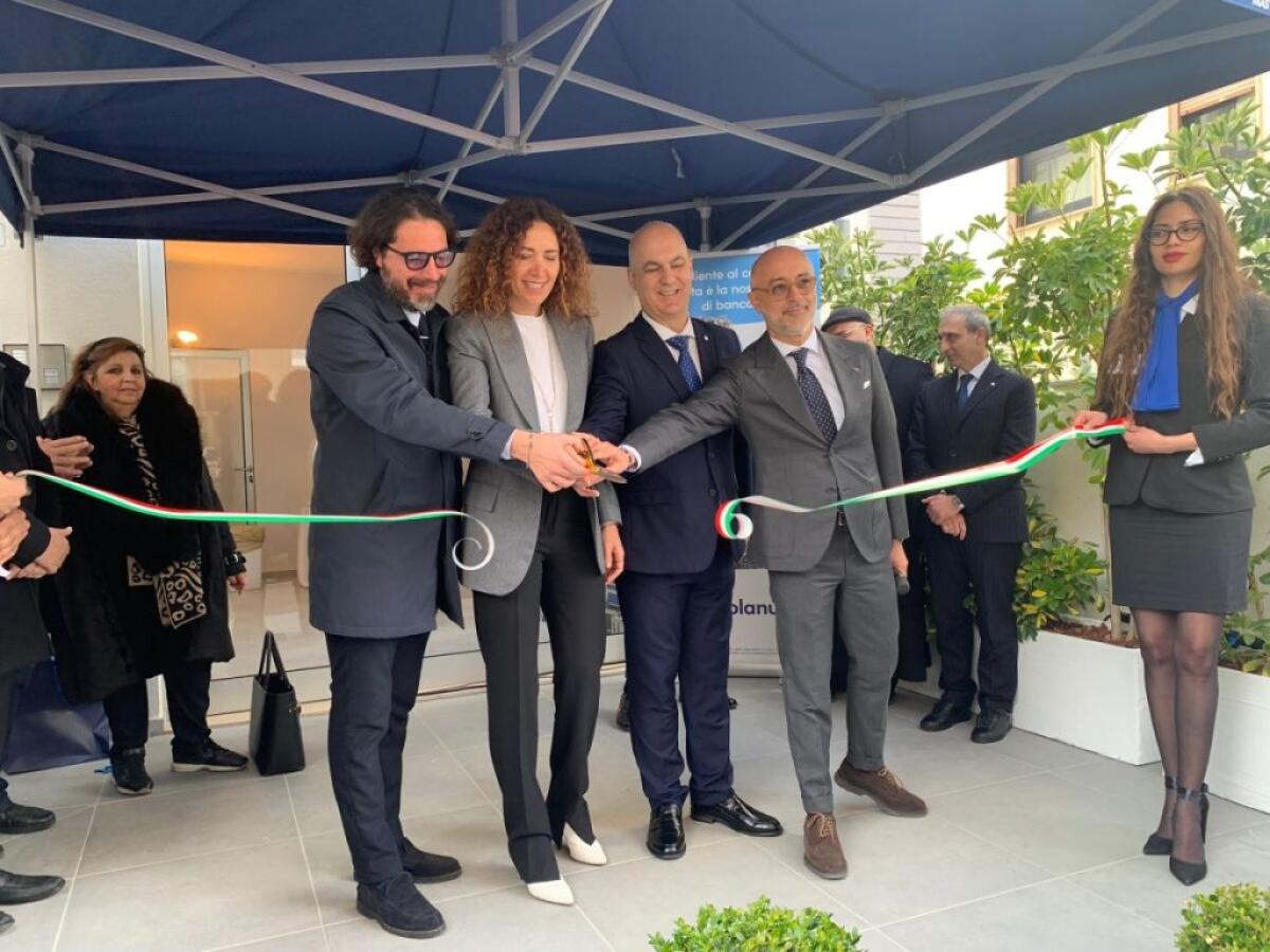 Banca Mediolanum, nuovo ufficio dei consulenti finanziari a Paola - 