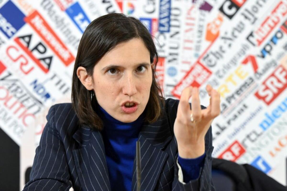 A Viterbo svastica e scritta contro Schlein, Meloni “Atto vergognoso” - 