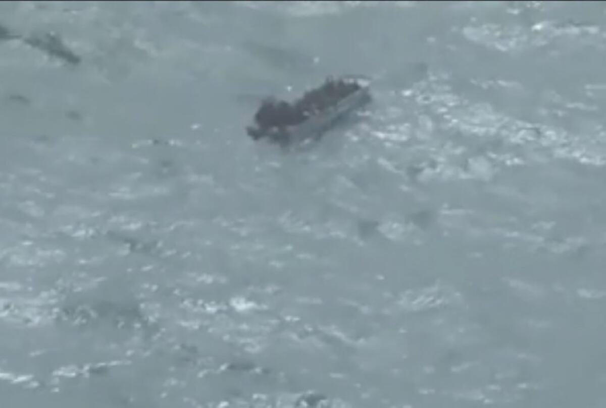 Naufragio al largo della Libia, 17 migranti salvati e 30 dispersi - 