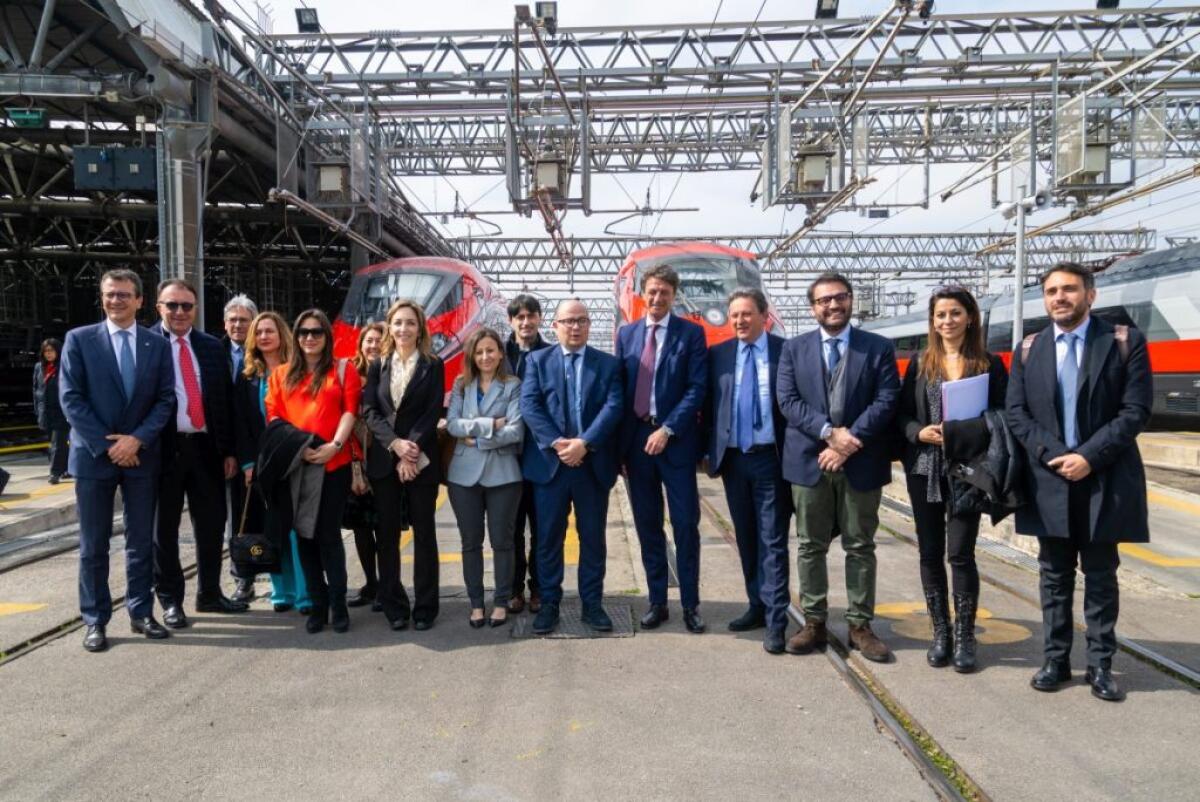 Fs, parlamentari visitano impianto manutenzione Napoli e museo Pietrarsa -