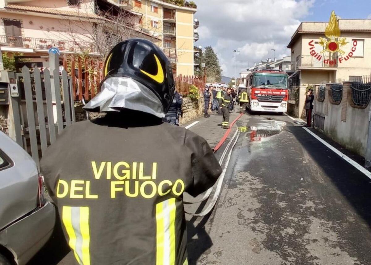 Scontro in volo tra due ultraleggeri dell’Aeronautica Militare, 2 morti -