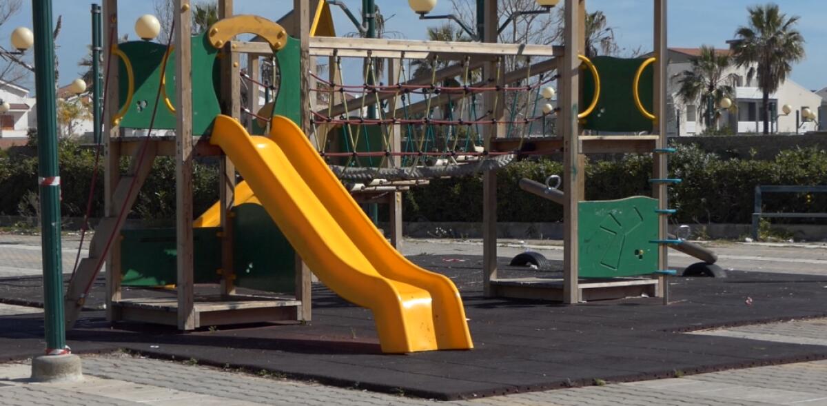 Ripristinato il parco giochi in via Picasso, le mamme: "Servono i controlli" - 
