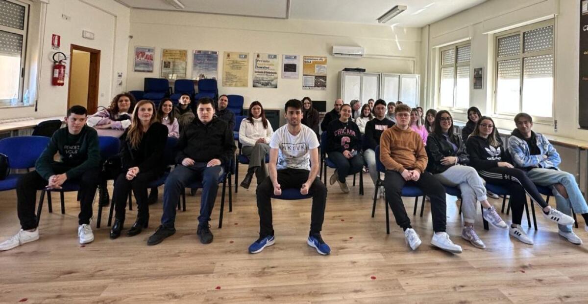 Il campione paralimpico Salvo Bianca festeggiato nel suo liceo - 