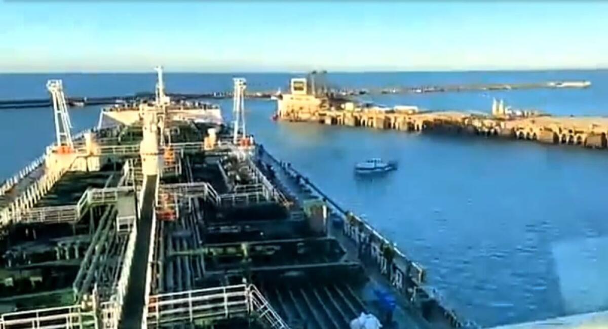 Operatore porto isola impugna secondo licenziamento, chiesto incontro con la capitaneria -
