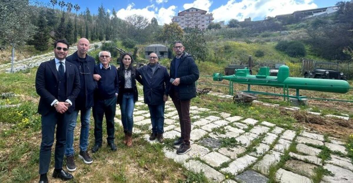 "Gela in miniatura" nell'itinerario dello sbarco: sopralluogo della commissione - I consiglieri, Cannizzaro e Incardona