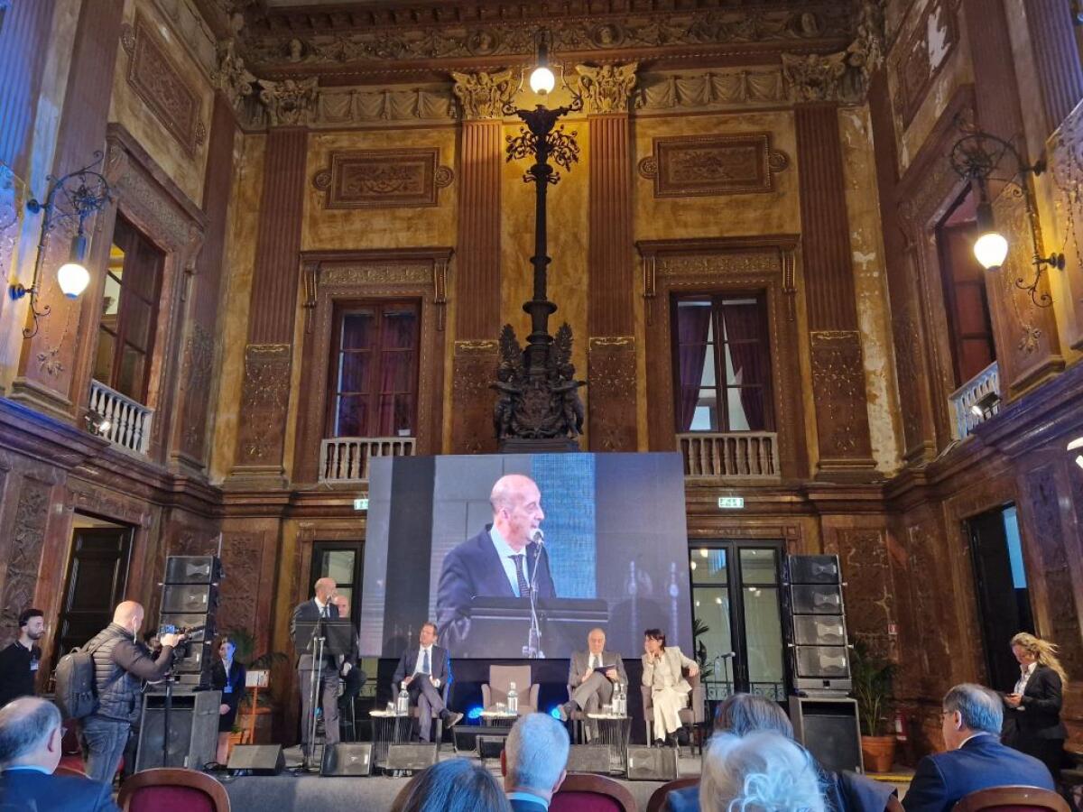 Ponte sullo Stretto, se ne parla al Teatro Massimo di Palermo - 