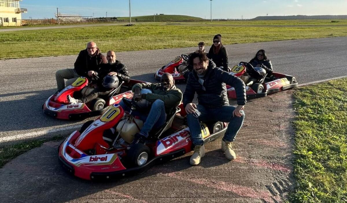 Kartodromo internazionale a misura di appassionati: noleggio kart per scendere in pista - In pista la redazione del Quotidiano di Gela