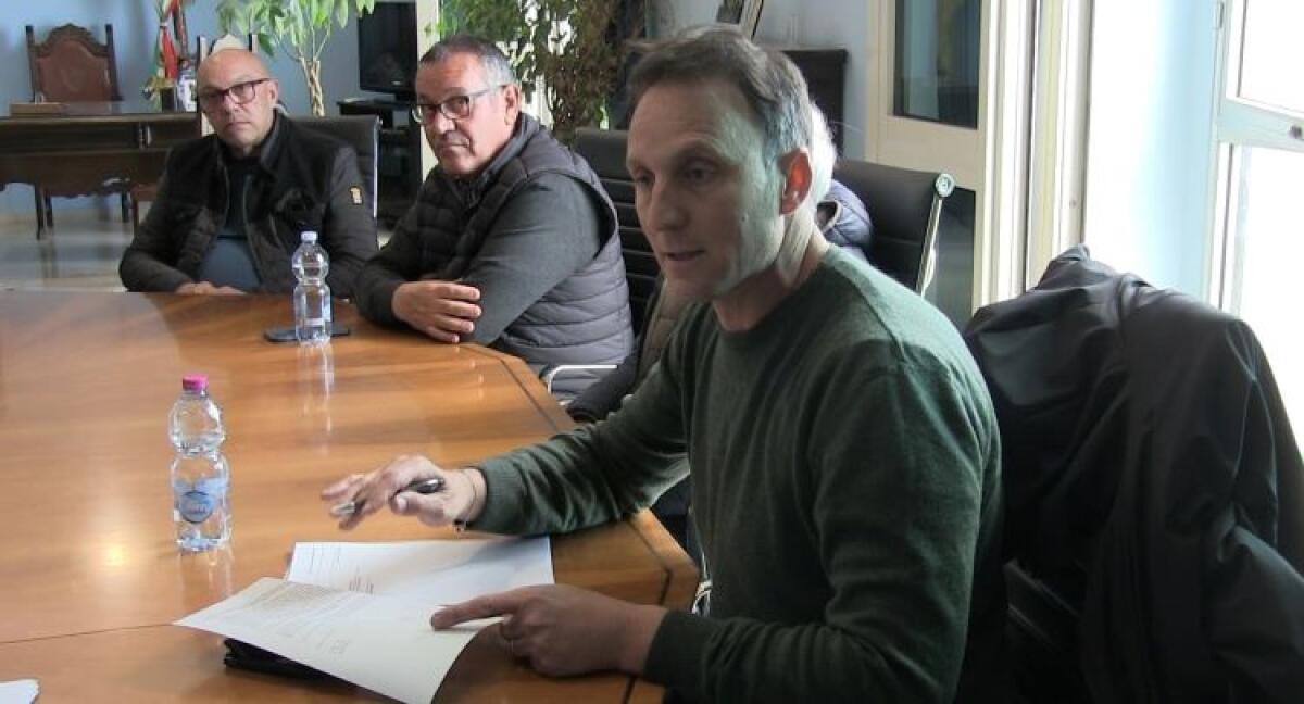 Area crisi, operai senza misure a sostegno: sarà trasmessa nota a prefettura, Regione e ministero - Gauci, Calabrese e Pistritto durante il tavolo di oggi in municipio