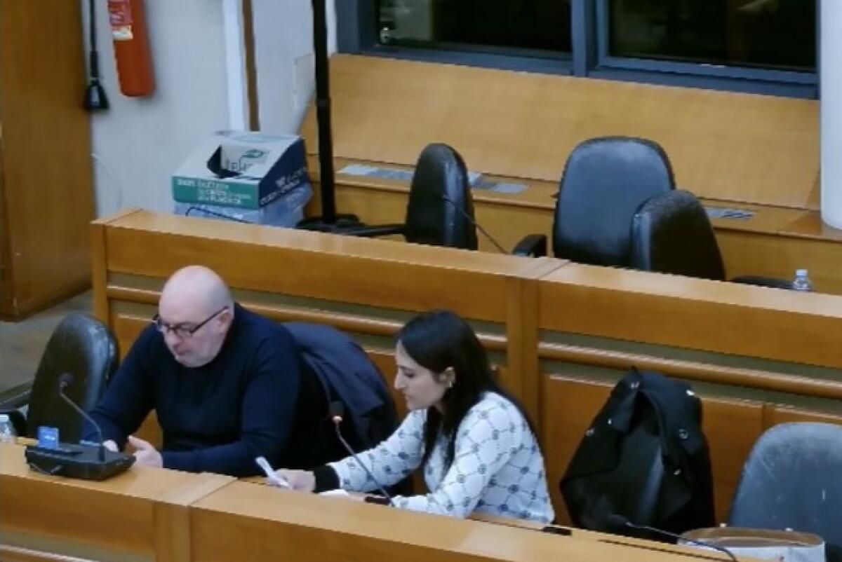 Approvato regolamento sui ripristini stradali, stretta per le aziende dei sottoservizi - I consiglieri di "Un'Altra Gela" Marina Greco e Giuseppe Morselli