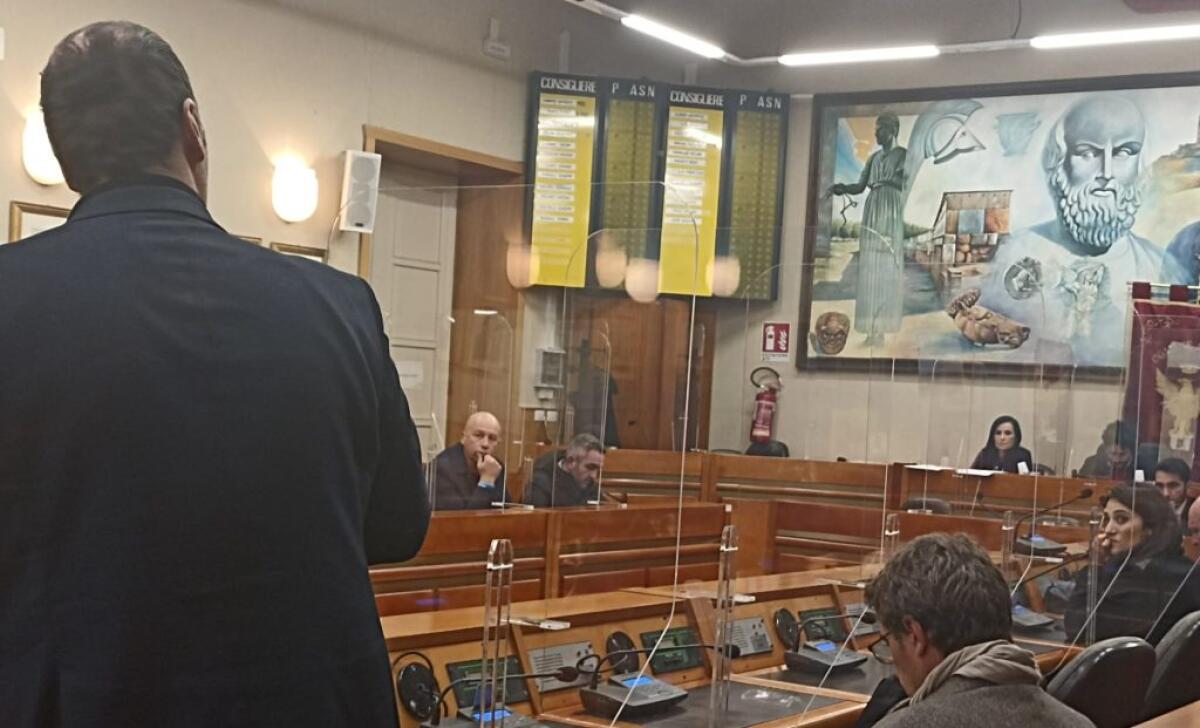 Pef rifiuti, documento trasmesso ai consiglieri: altro passaggio decisivo per l'amministrazione - 