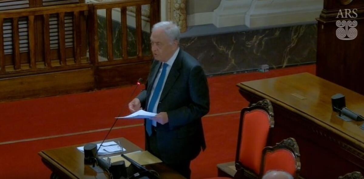 Termovalorizzatori, "da ex governo solo ipotesi di lavoro": "Mancano dati su flussi rifiuti" - L'assessore Di Mauro intervenuto per rispondere all'interrogazione