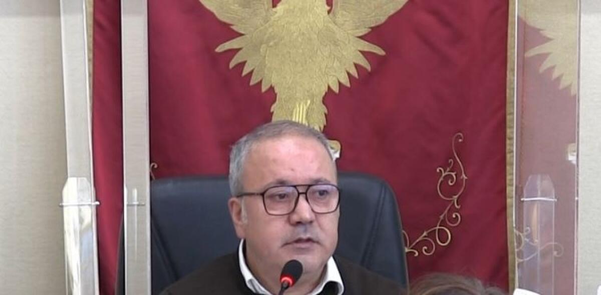 Sfiducia, in aula il 2 maggio: dibattito al via dal pomeriggio - Il presidente del consiglio comunale Salvatore Sammito