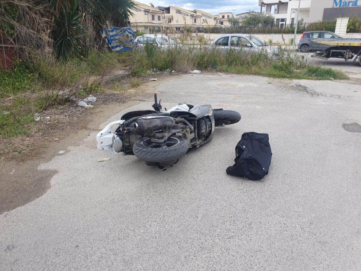 Rapine "Penny" e posta, si indaga su almeno due giovani: una denuncia per favoreggiamento - 