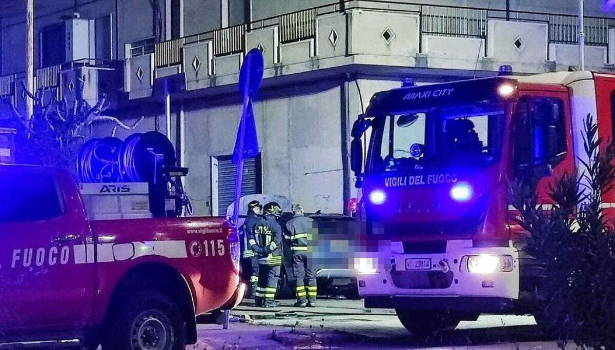 Incendio in via Butera, una vettura danneggiata dalle fiamme - 