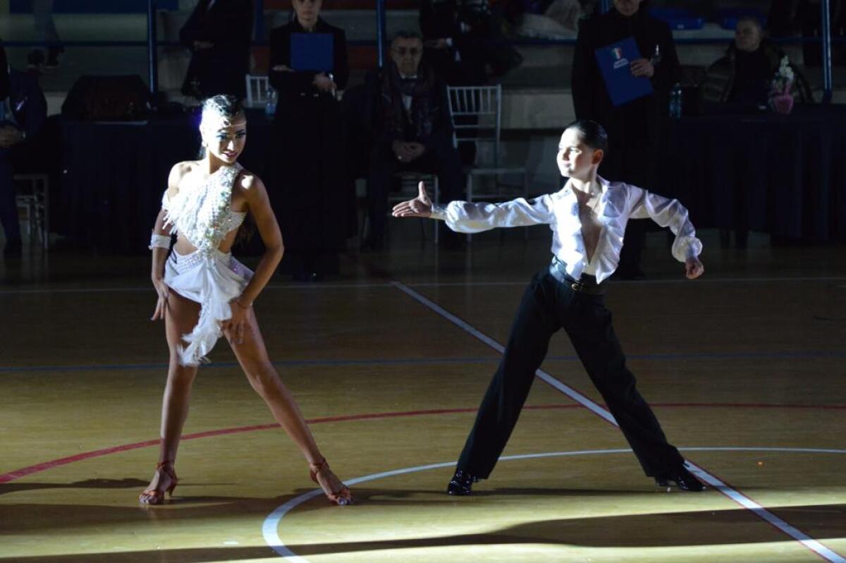 Alessandro e Nicole volano Blackpool per i campionati europei di danze latino americane - 