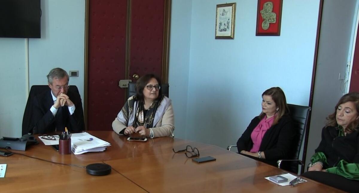 Crisi finanziaria, Corte Conti concede altri trenta giorni per i correttivi - Greco, Ferro e Faraci nel corso di una riunione