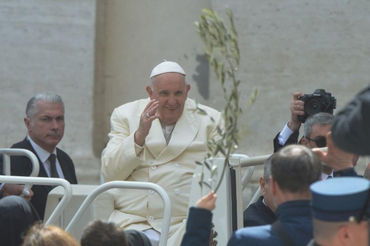 Il Papa non parteciperà alla Via Crucis, la seguirà da Santa Marta - 