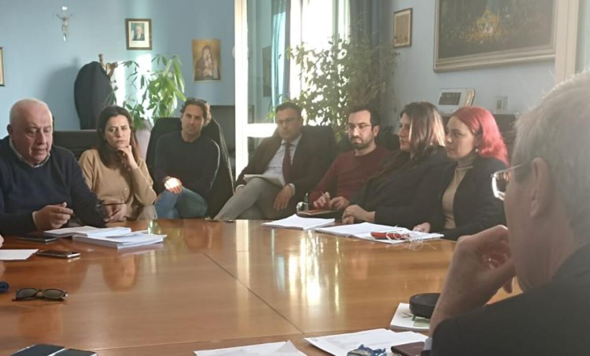 Nuova programmazione finanziamenti, giunta deve varare statuto: a Butera e Niscemi c'è già l'ok - Una riunione per la nuova programmazione regionale