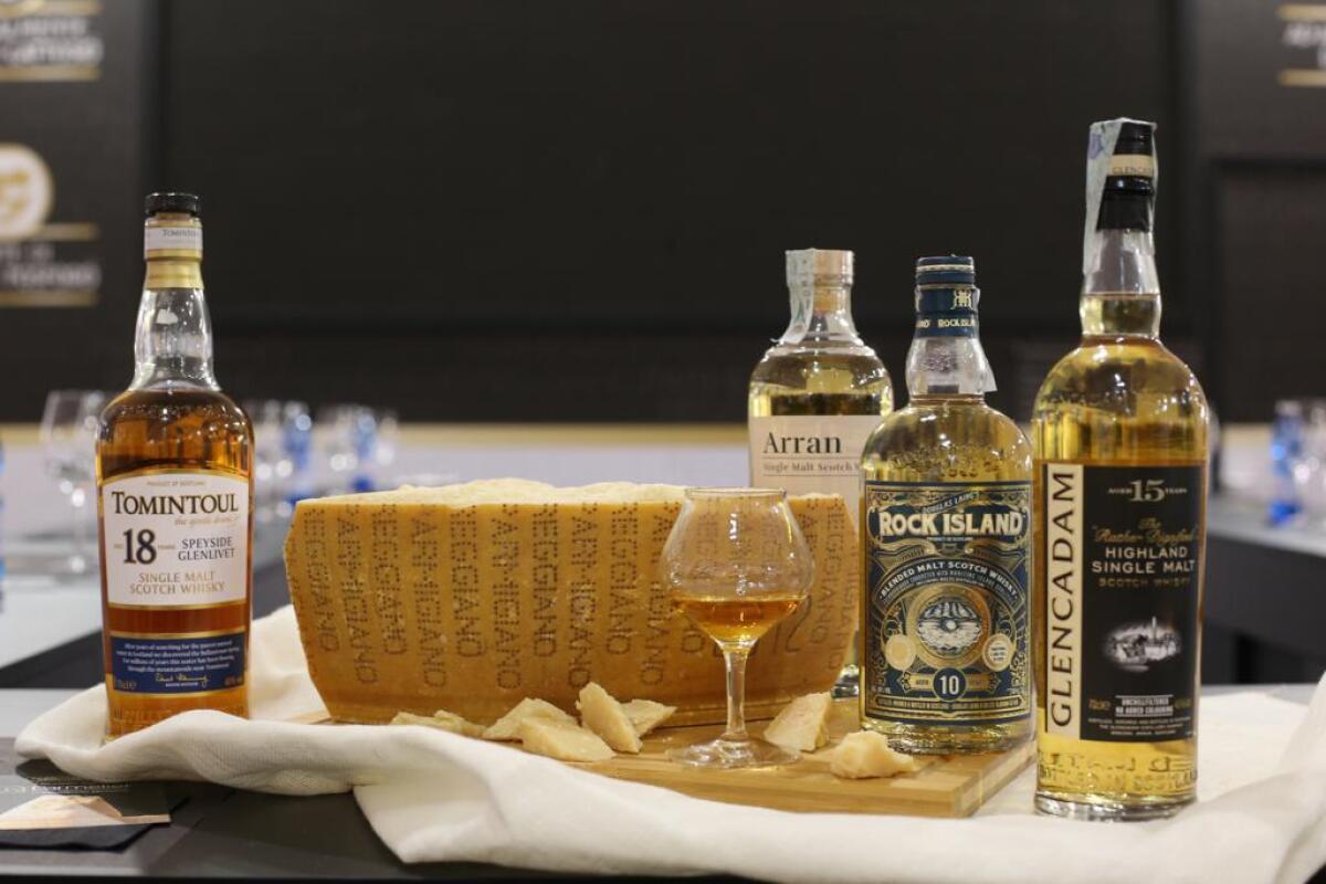 Al Vinitaly il “pairing” tra whisky scozzese e Parmigiano Reggiano -