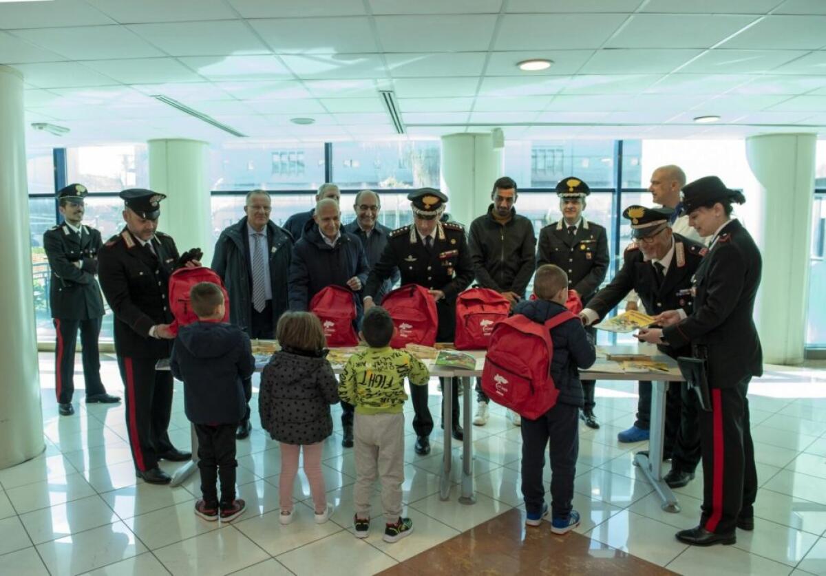 Pasqua, doni dei Carabinieri ai piccoli pazienti del Policlinico di Catania -