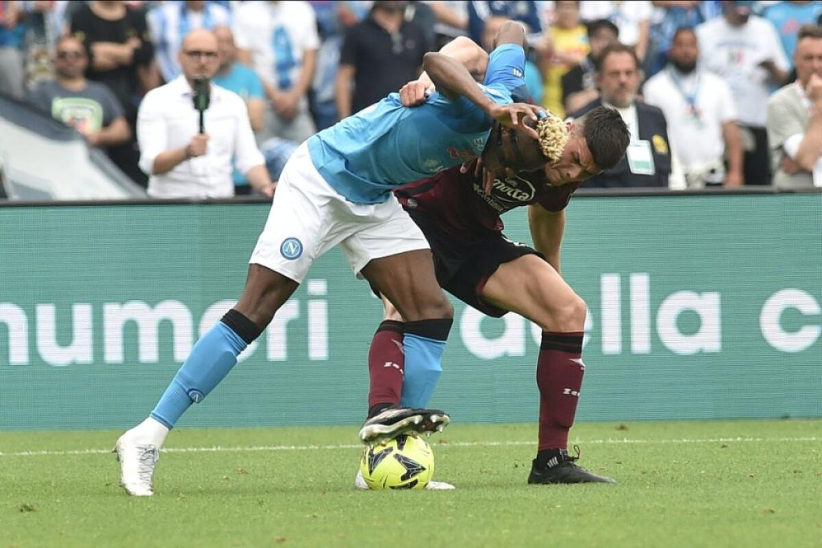 La Salernitana frena il Napoli, festa scudetto rinviata -
